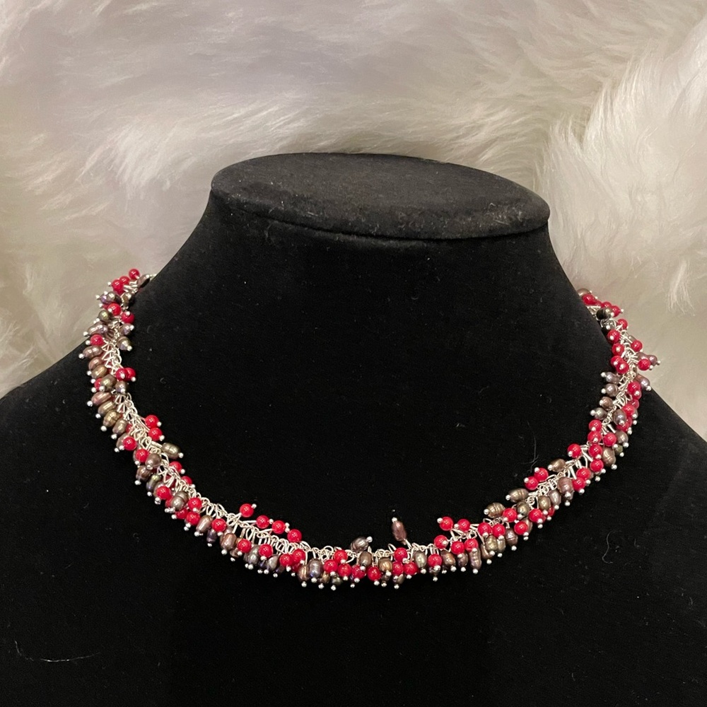 18 inch handmade Black FWC Pearl & Red Bead necklace w toggle silver-tone clasp